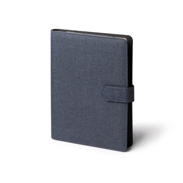 Carpeta multiusos TARLY en RPET con cierre magnético.