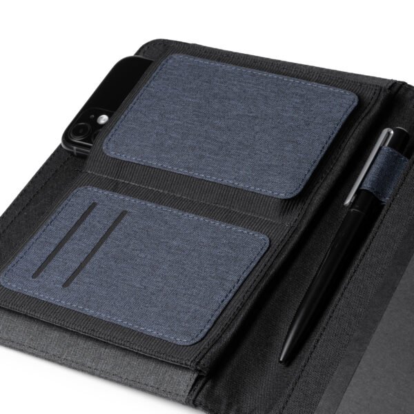 Carpeta TARLY con compartimentos y tarjeteros interiores.