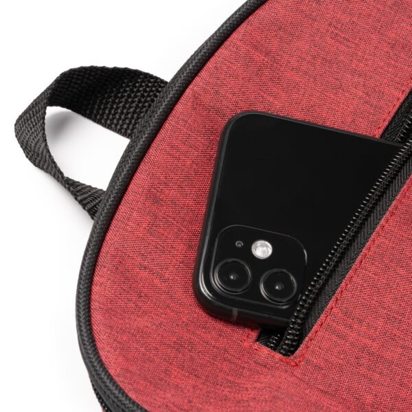 Detalle del compartimento principal con cremallera de la mochila BAMBA.