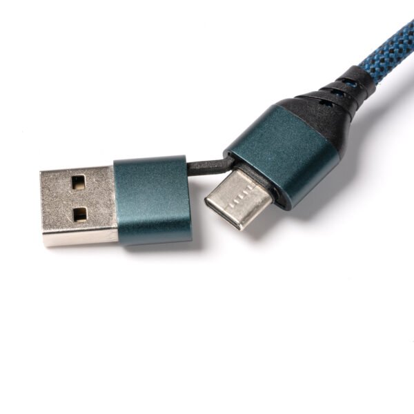 Detalle del sistema imantado del cable ELON para fácil almacenamiento.