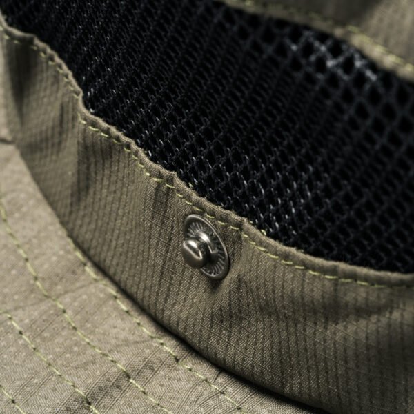Detalle del diseño transpirable del gorro safari KENIA.