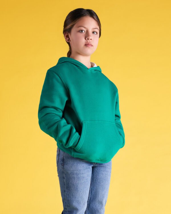 Sudadera con Capucha URBAN modelo infantil ideal para personalización y ropa casual.